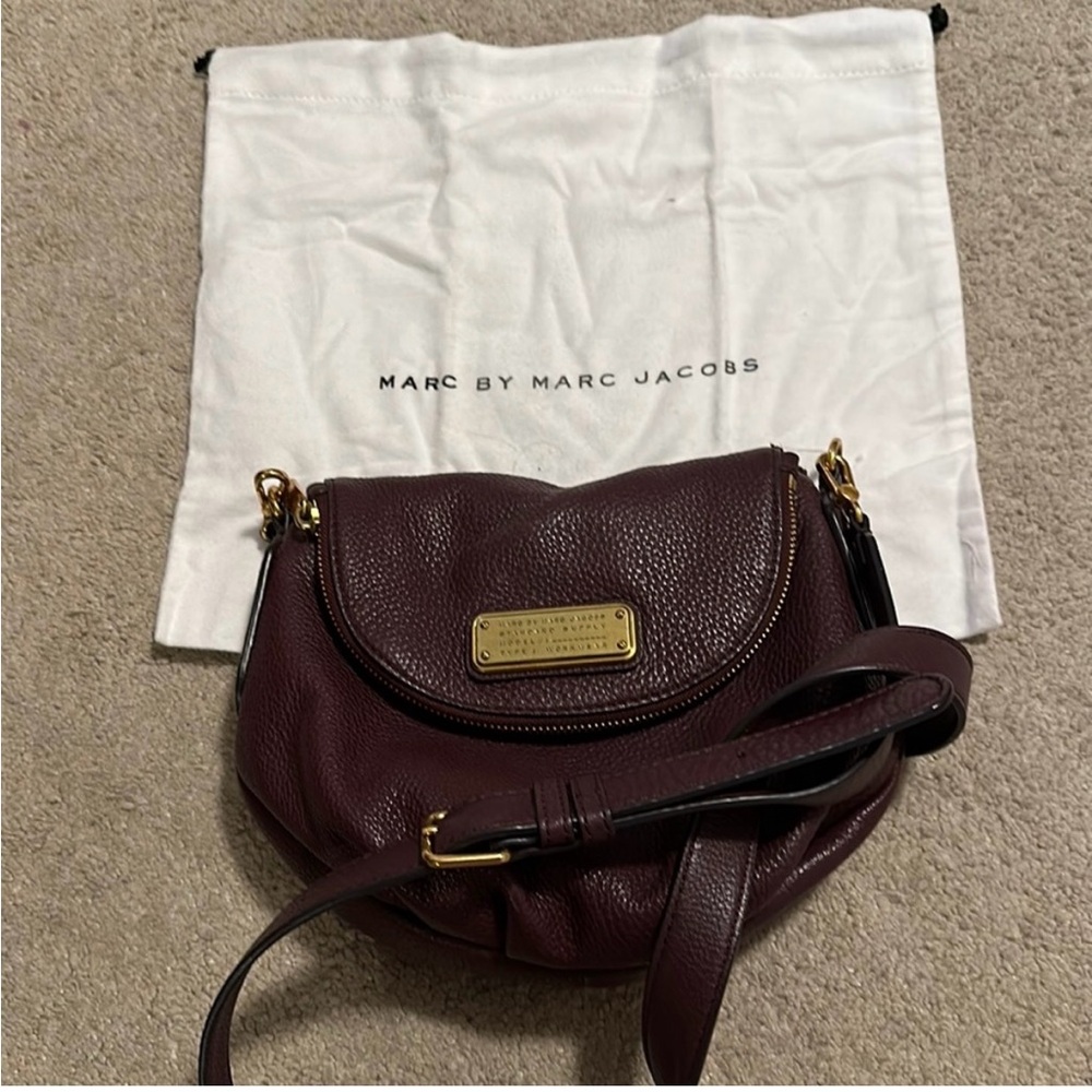 Marc Jacob’s leather crossbody bag.